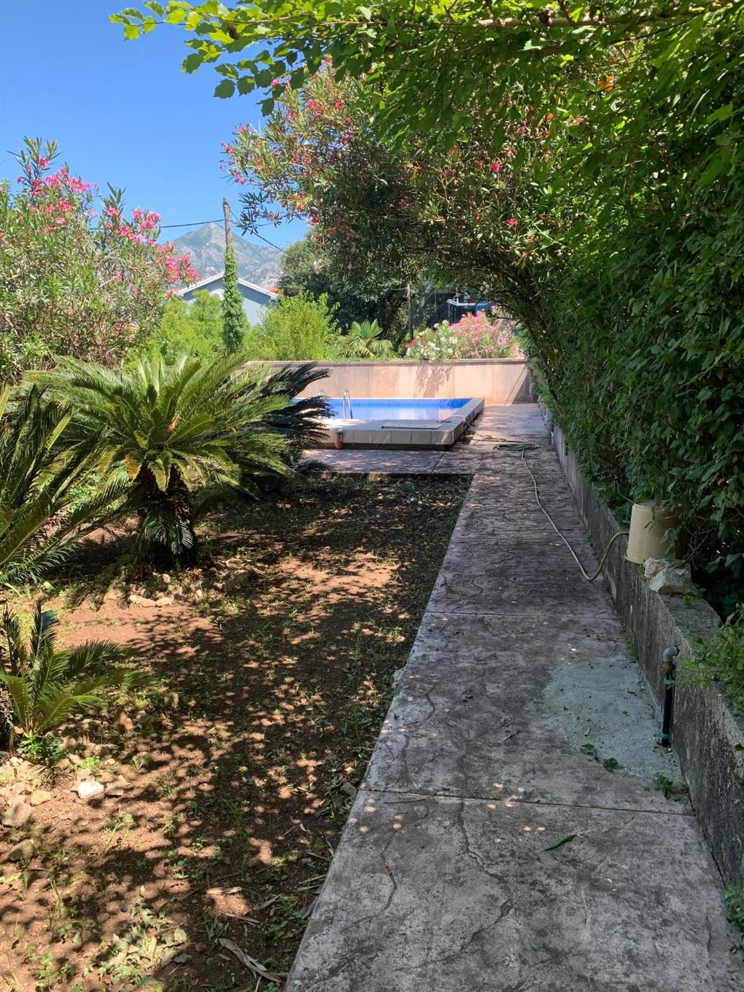 Apartment With Swimmingpool, Seaview And Large Terrace, 1St Floor, Min 2 Persons Dobrota Exterior photo